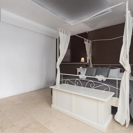 And Bori Guest house